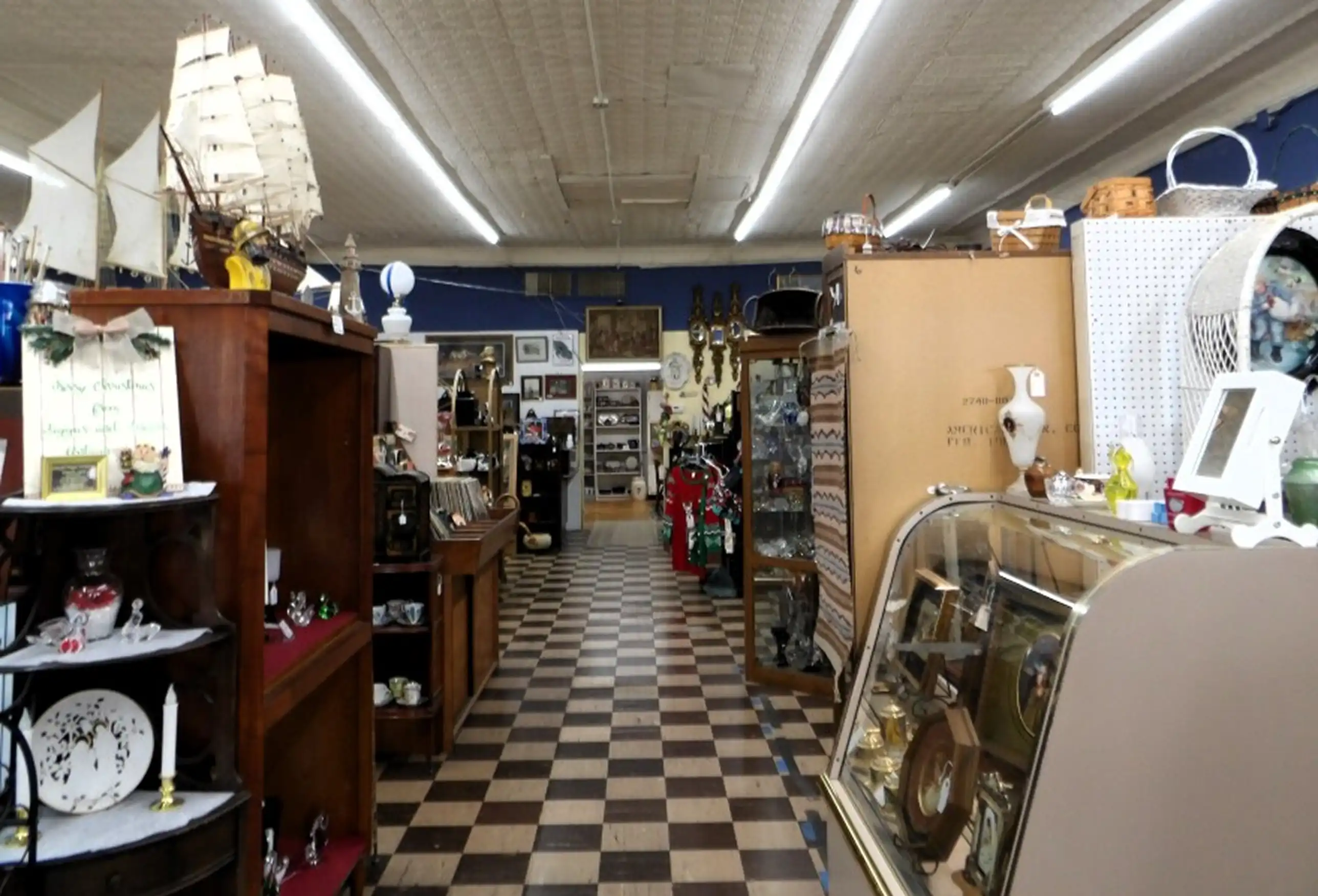 Antique Stores Image 2